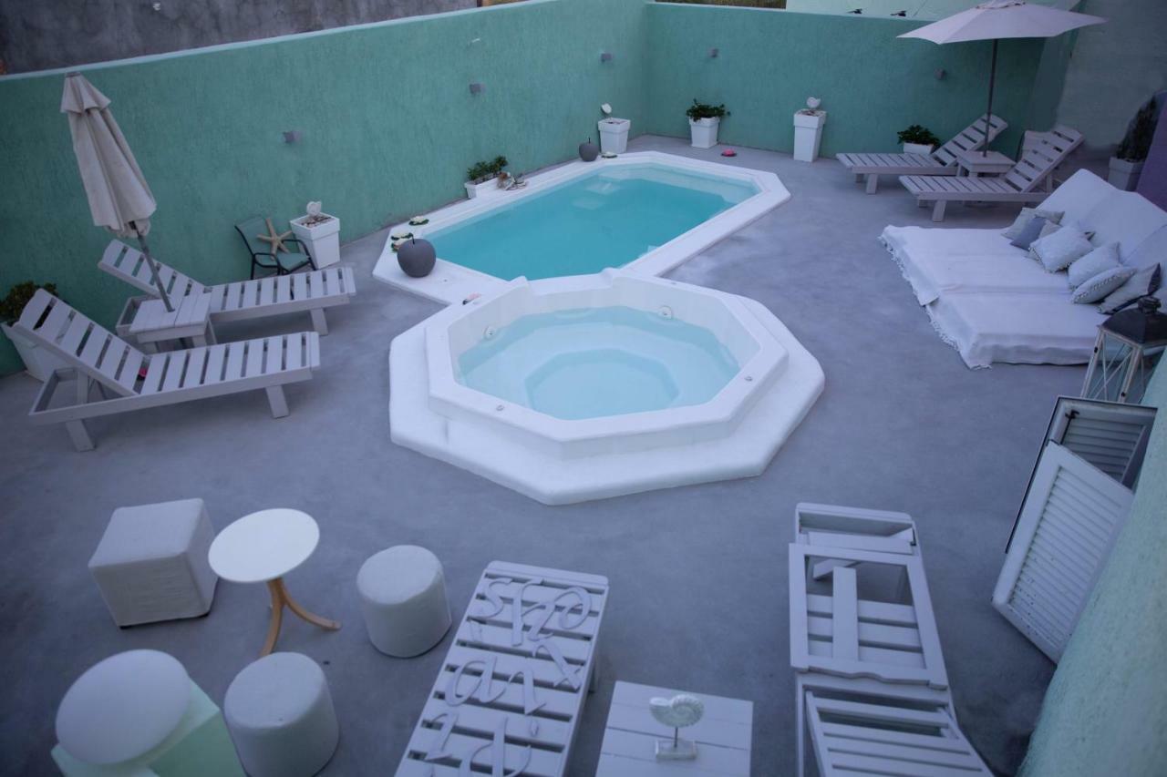 Pasithei Perissa (Santorini)