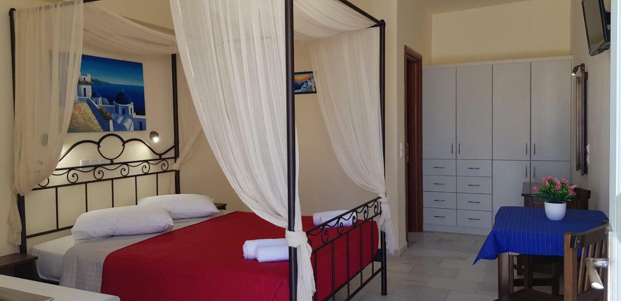 Villa Irini Studios Aparthotel 2*