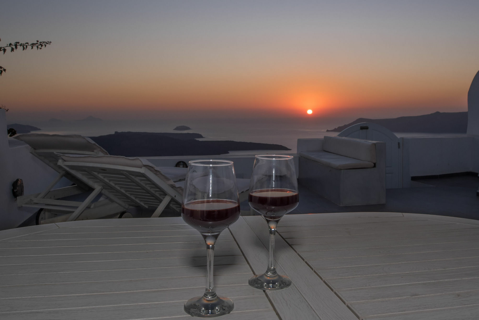 Karpimo Horizon - Caldera View With Private Hot Tub Firostefani