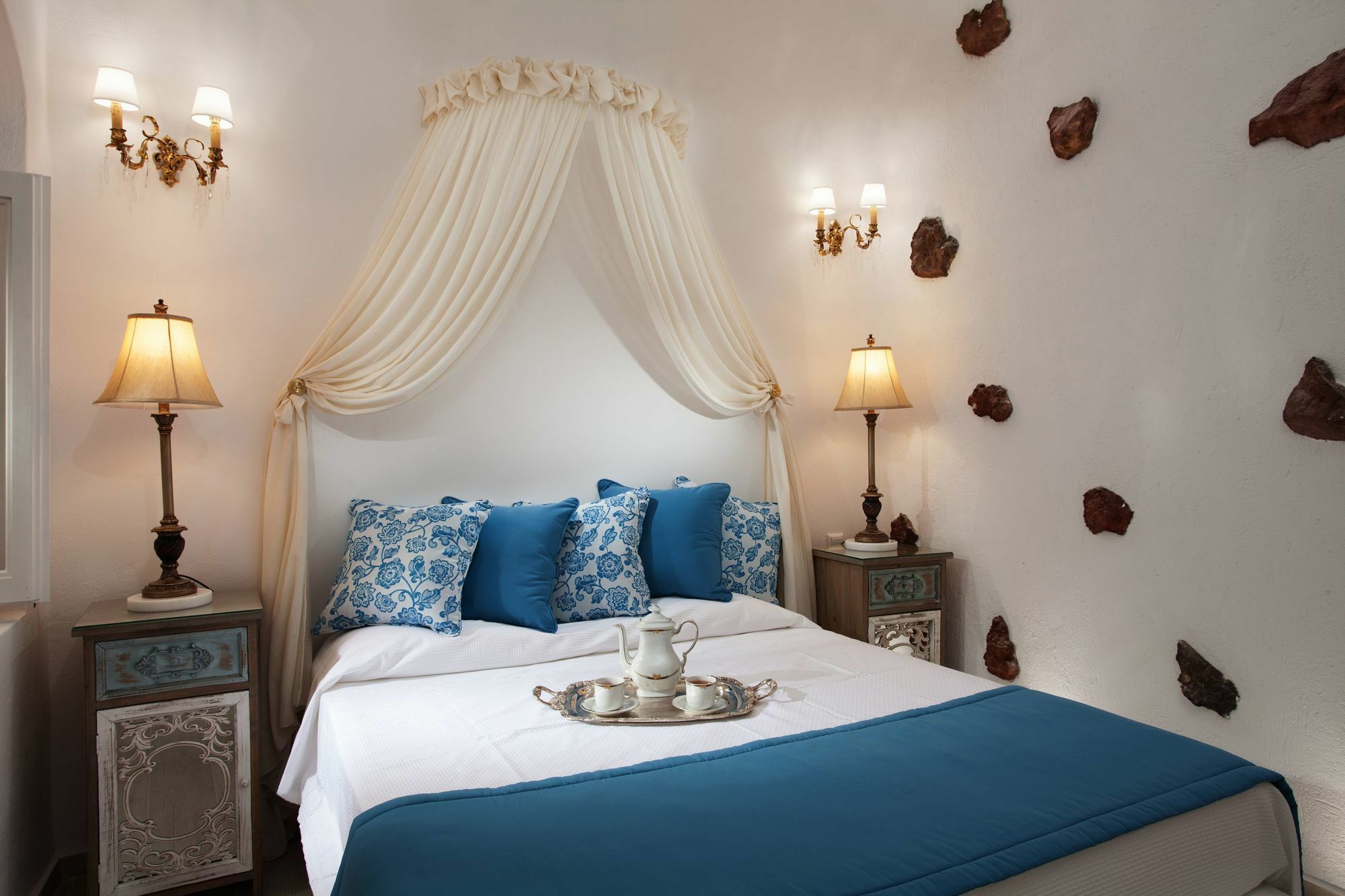 Olive Cave Houses * Fira (Santorini)