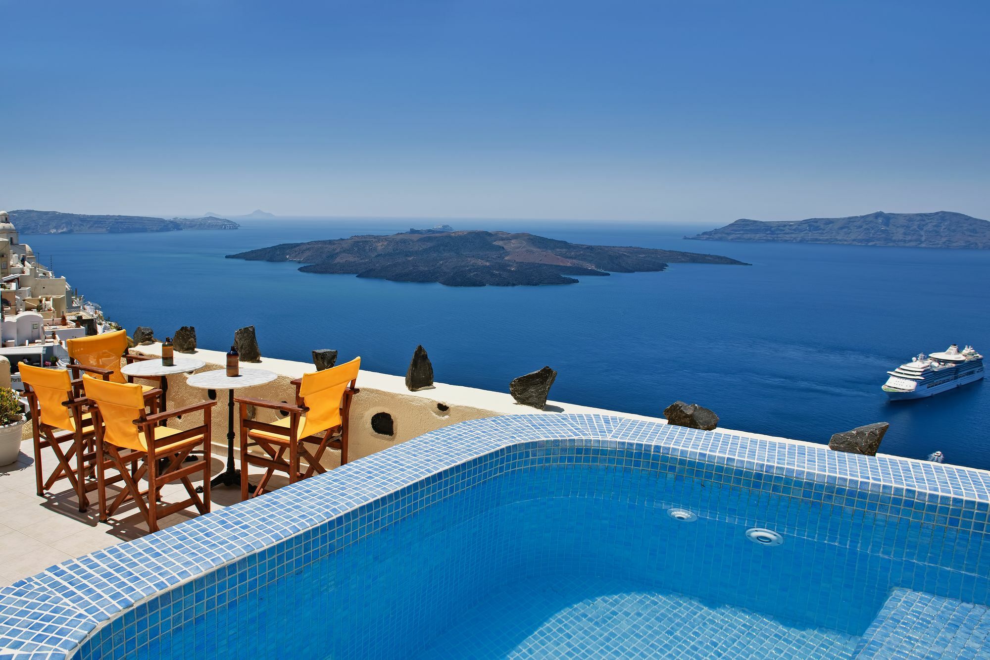 Iriana Suites Apartment