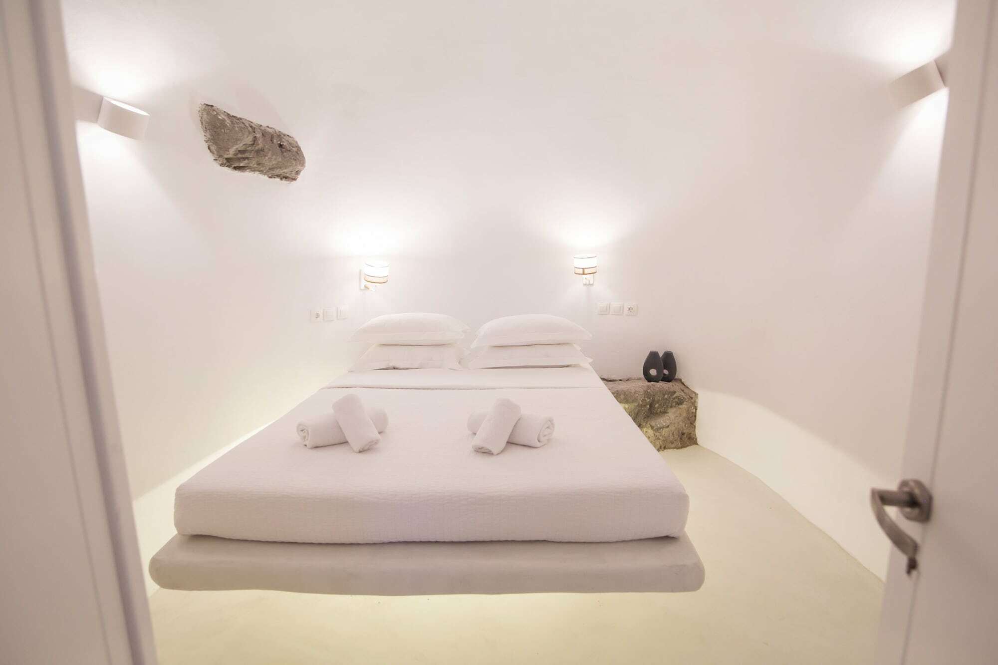 Morfi Cave House *