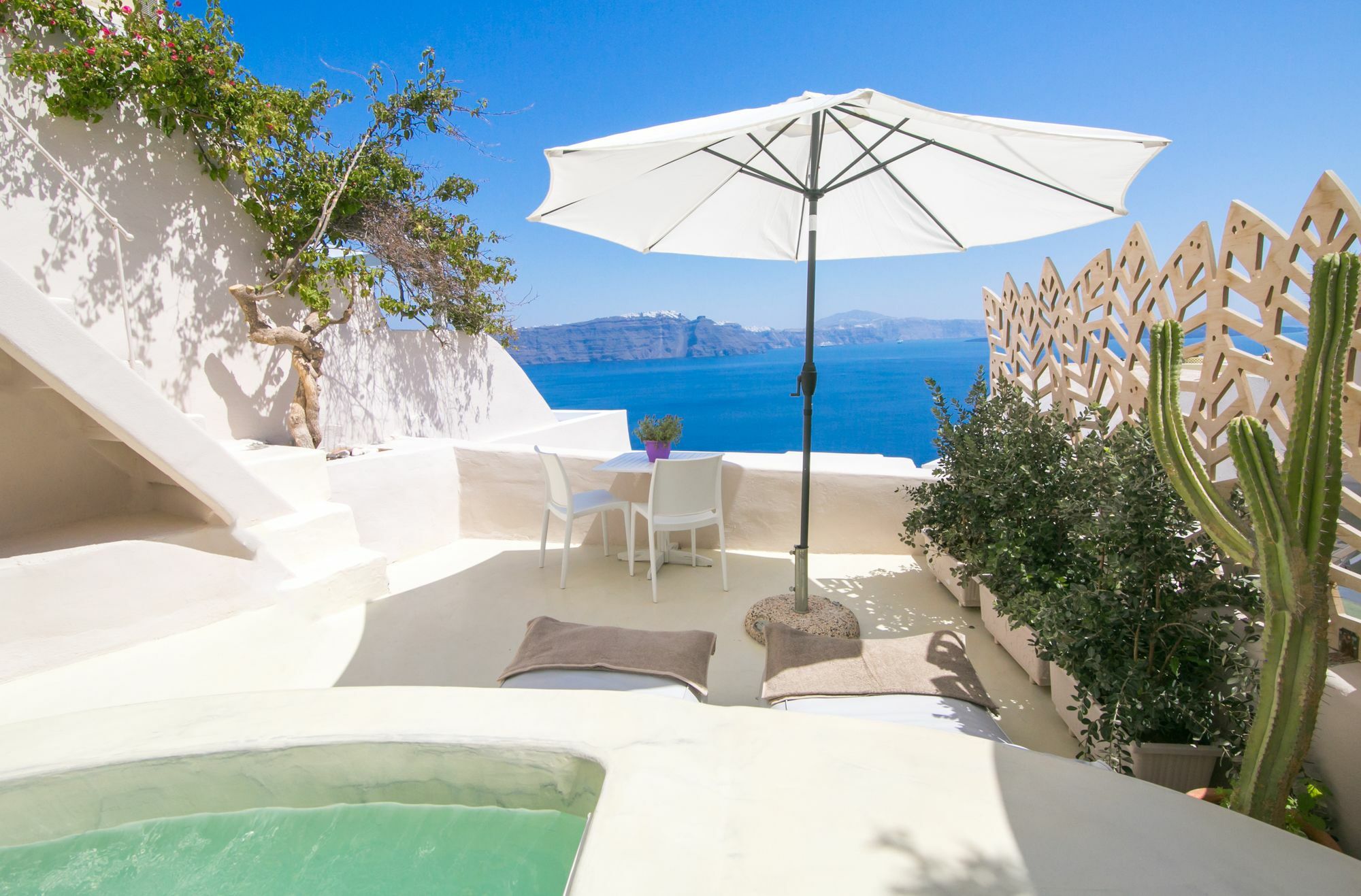 Morfi Cave House Oia (Santorini)