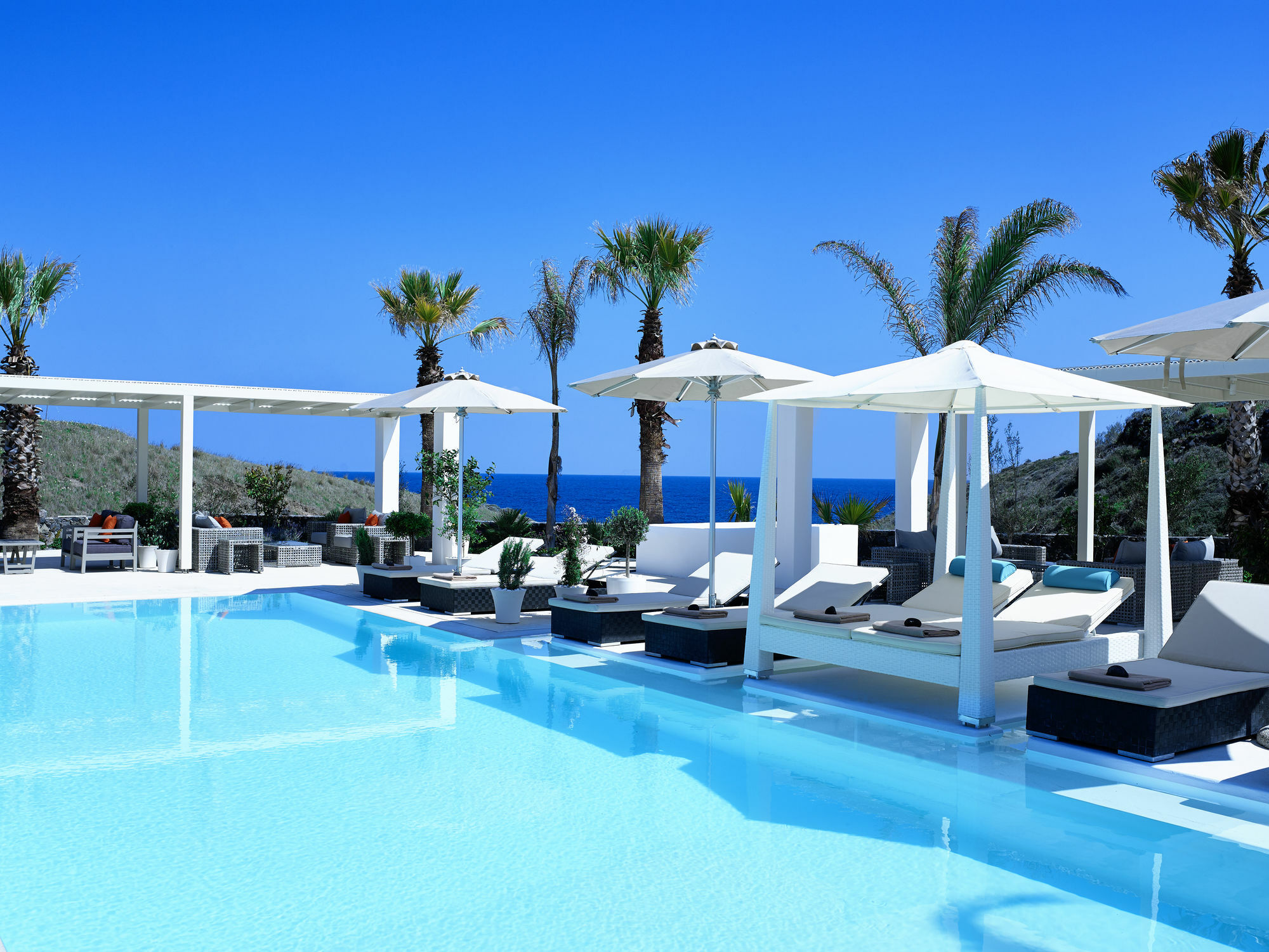Aurora Luxury Suites Hotel