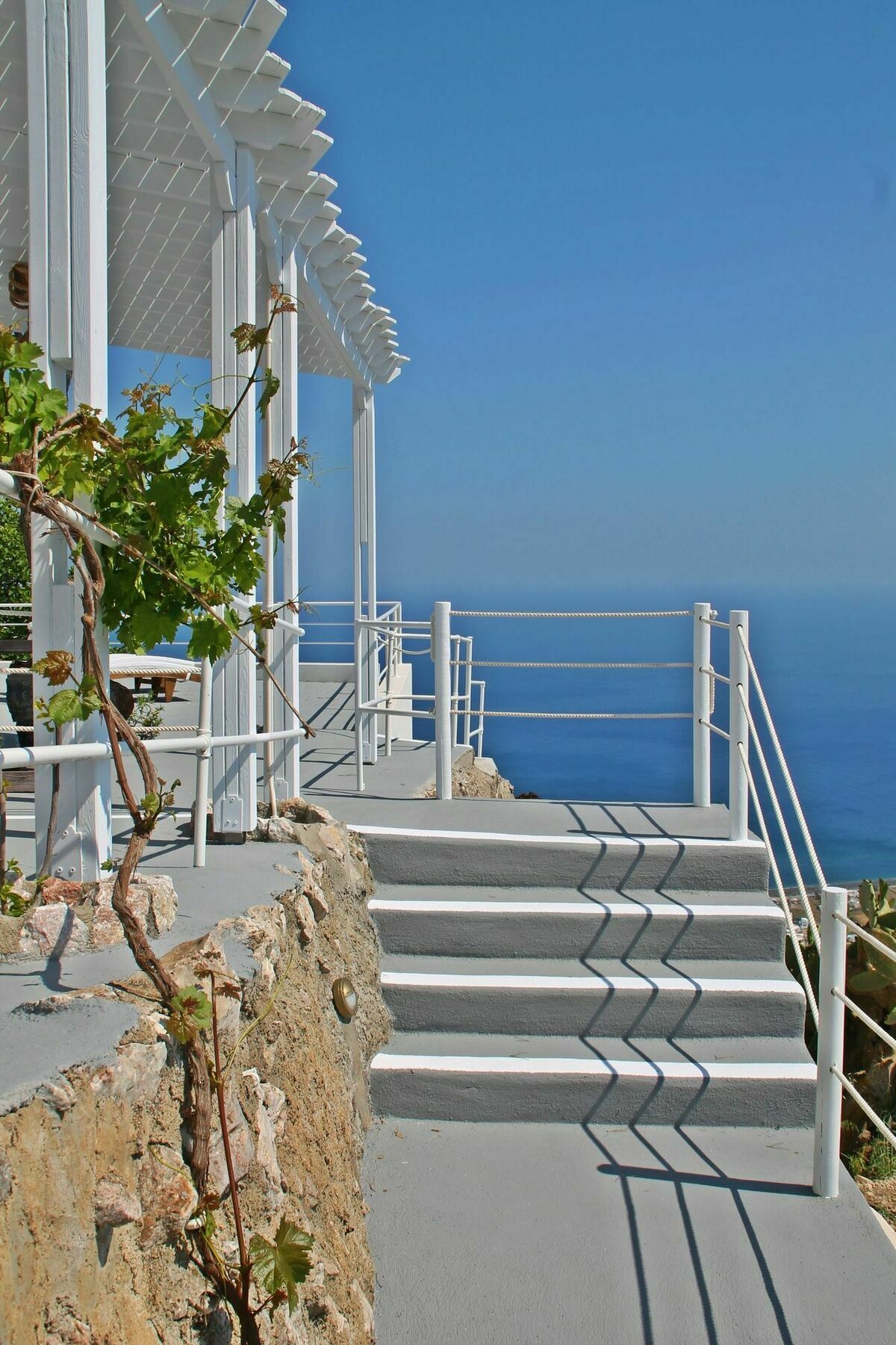 Enastron * Perissa (Santorini)