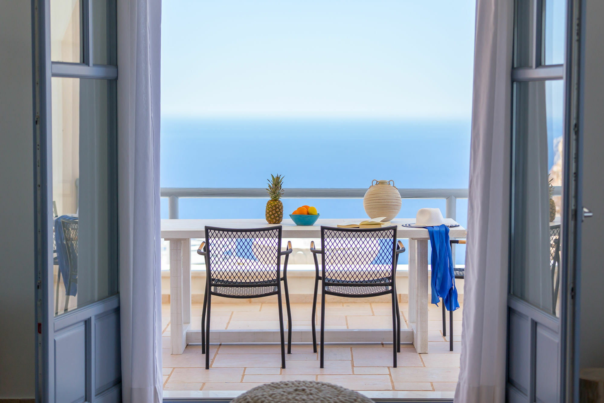 Enastron Villa Perissa (Santorini)