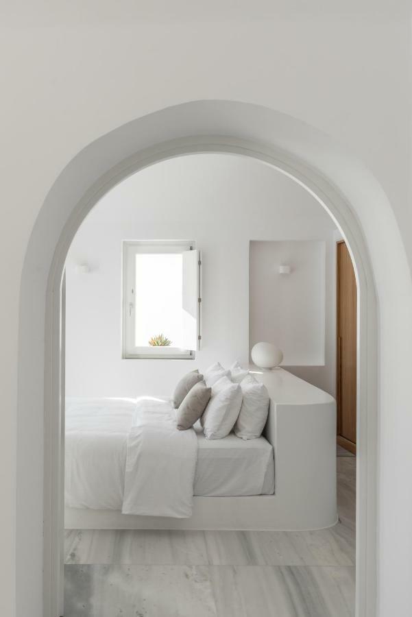 White Ark Fira (Santorini)