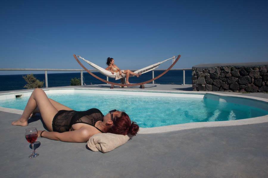 Abelomilos Exclusive