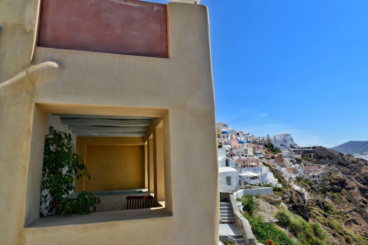 Oia Suites