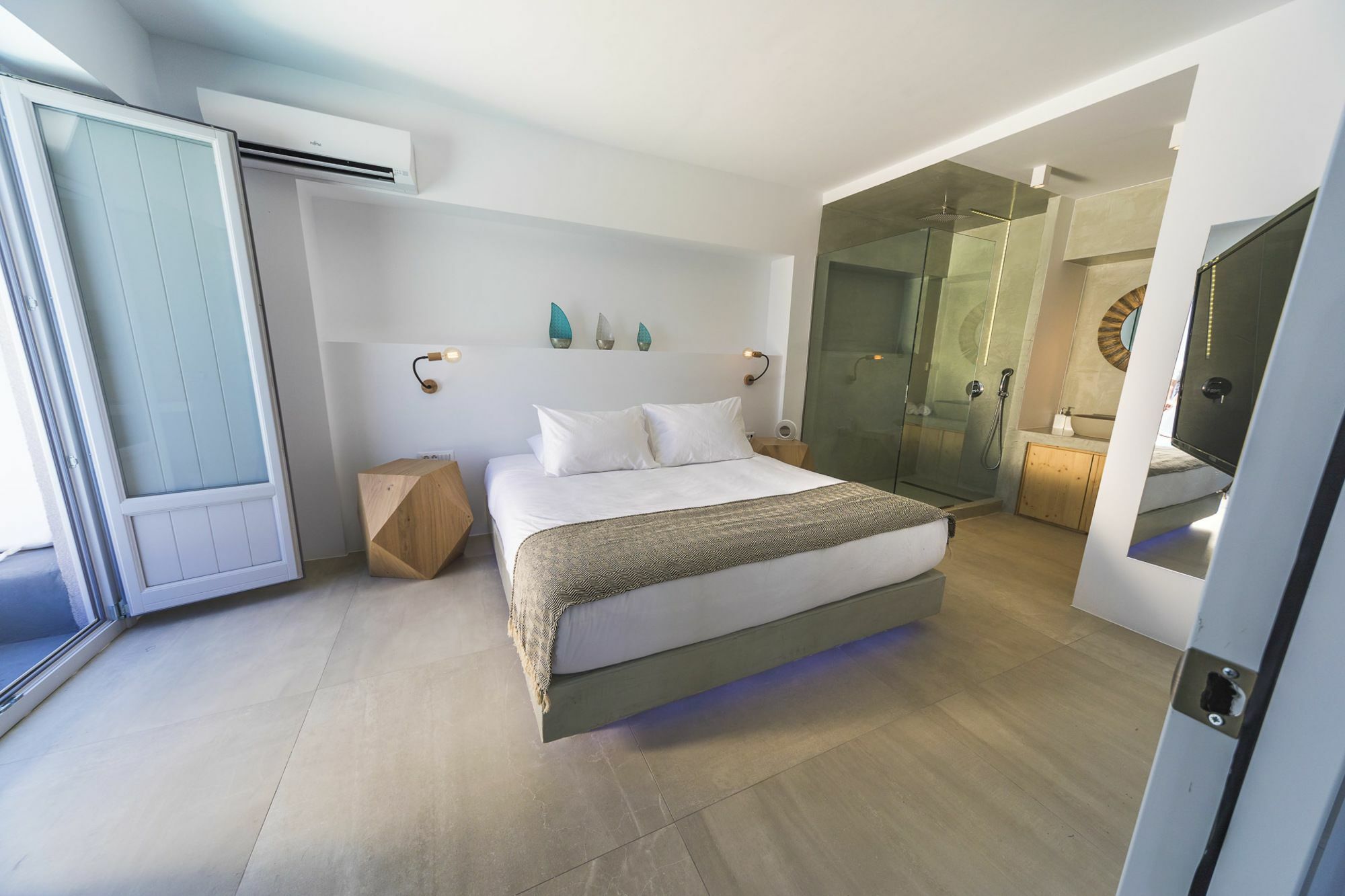 Elysian Santorini Oia (Santorini)