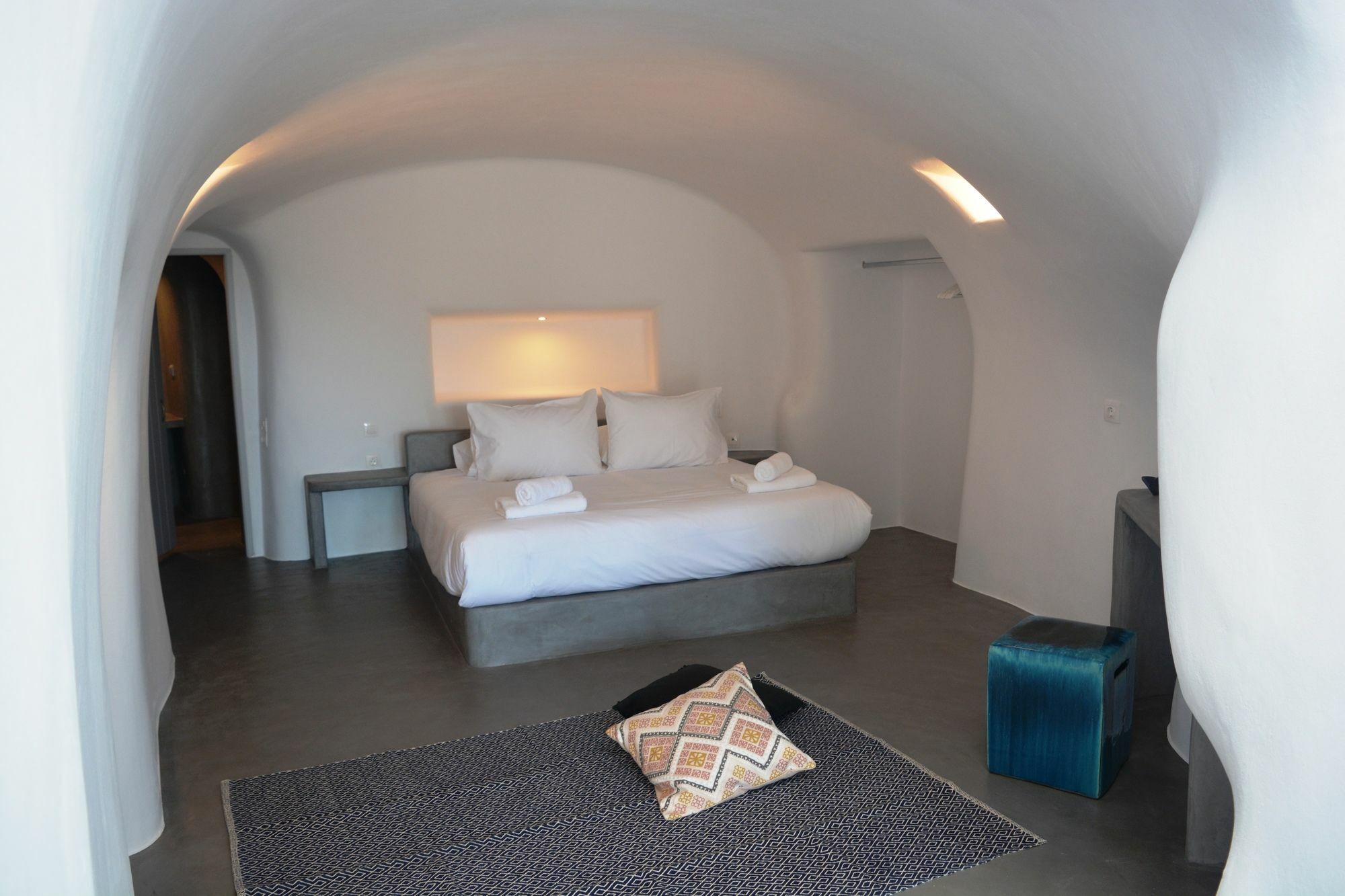 Elysian Santorini Oia (Santorini)