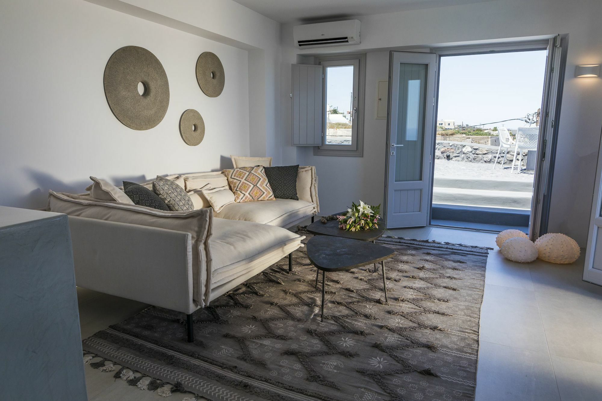 Hotel Elysian Santorini 3*