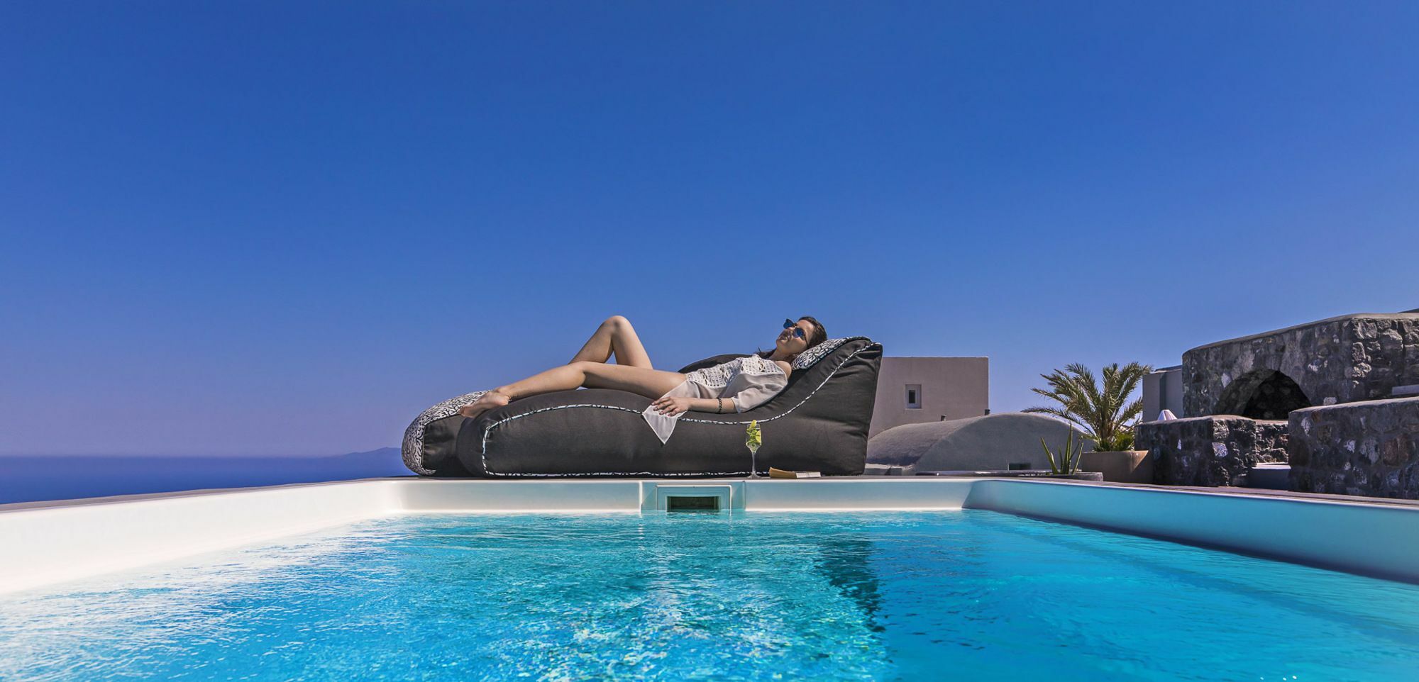 Elysian Santorini Hotel 3*
