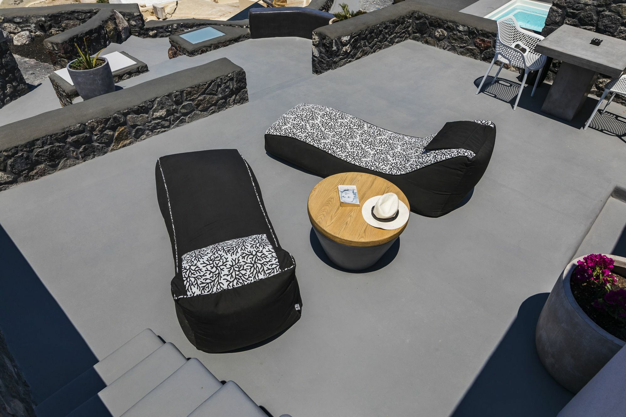 Hotel Elysian Santorini 3*