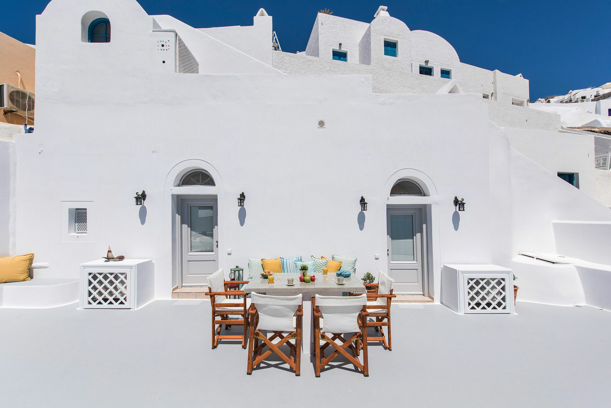 Perfect Purity * Oia (Santorini)