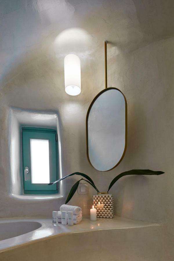 Gitsa Cliff Luxury Villa Imerovigli (Santorini)