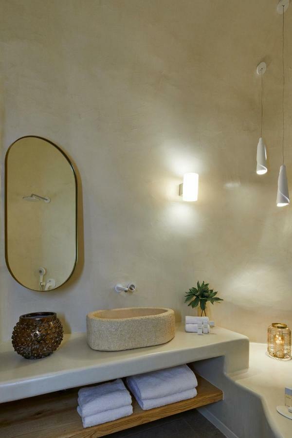 Gitsa Cliff Luxury Villa *