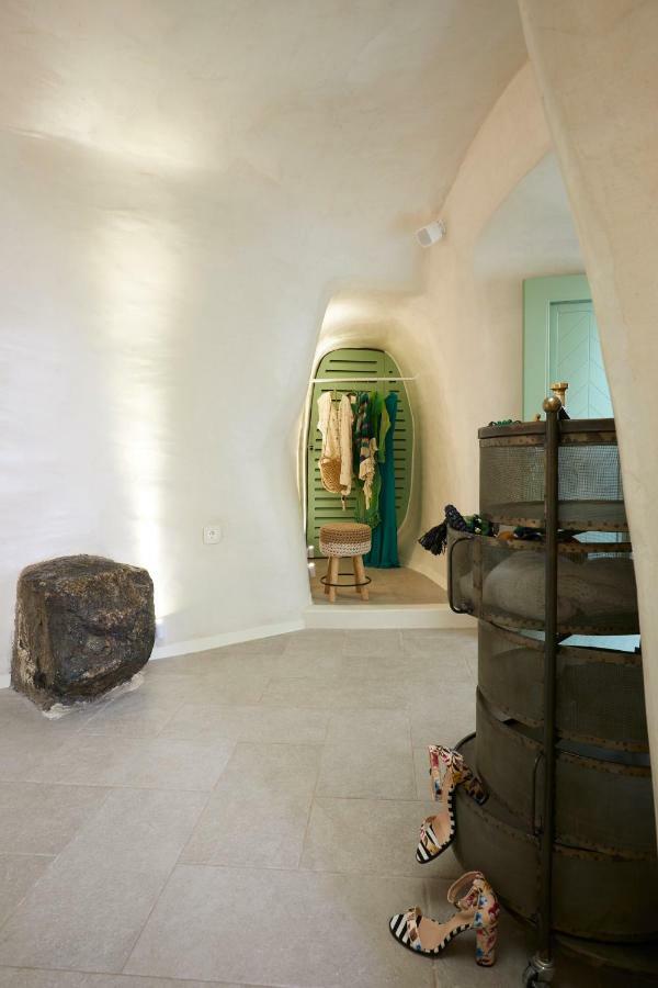 Gitsa Cliff Luxury * Imerovigli (Santorini)