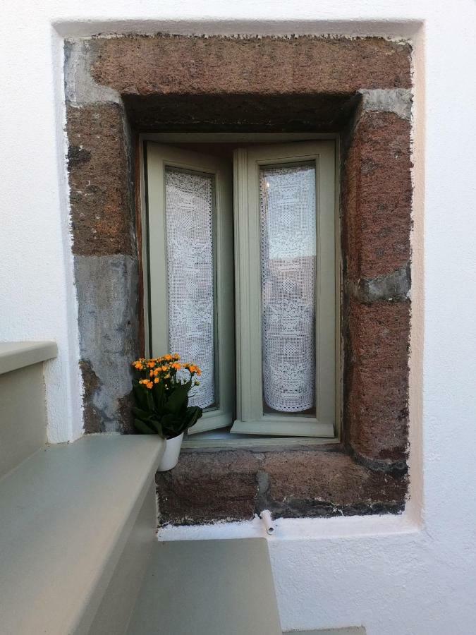 Santorini 180 Degrees