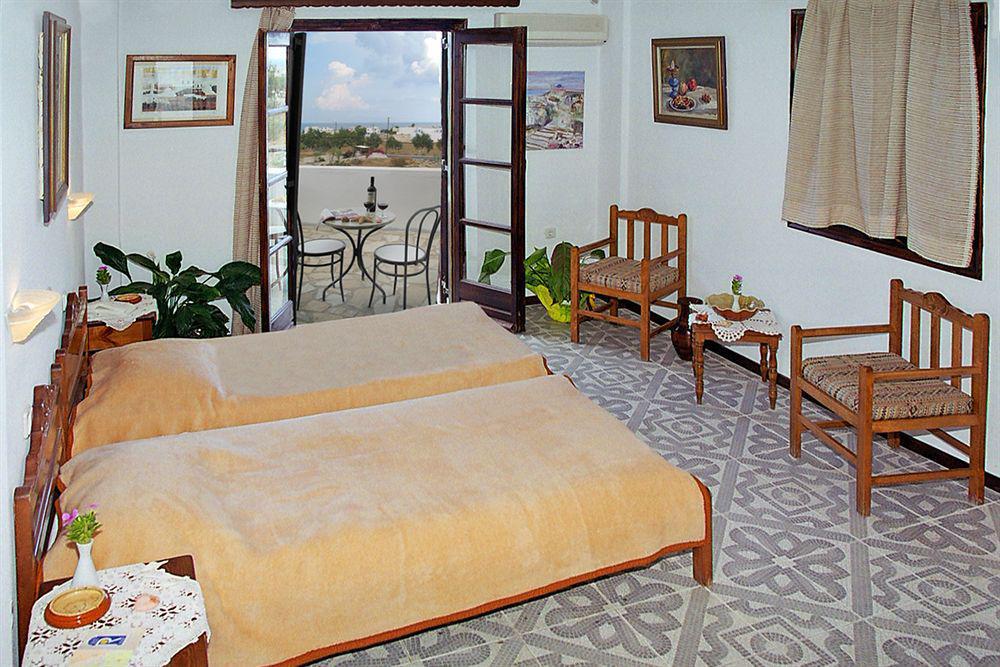 Rivari Santorini 3*