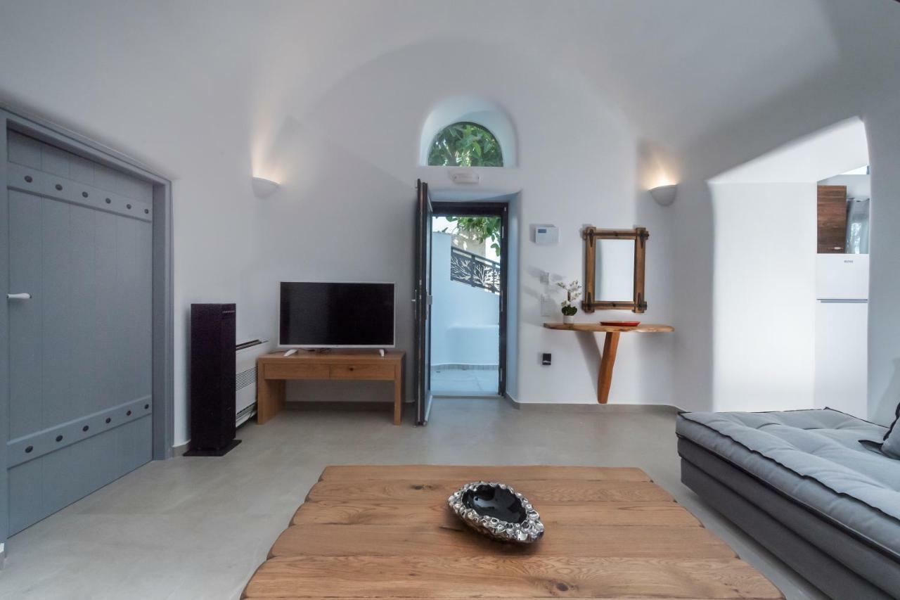 Secret Spot Luxury Villa Fira (Santorini)