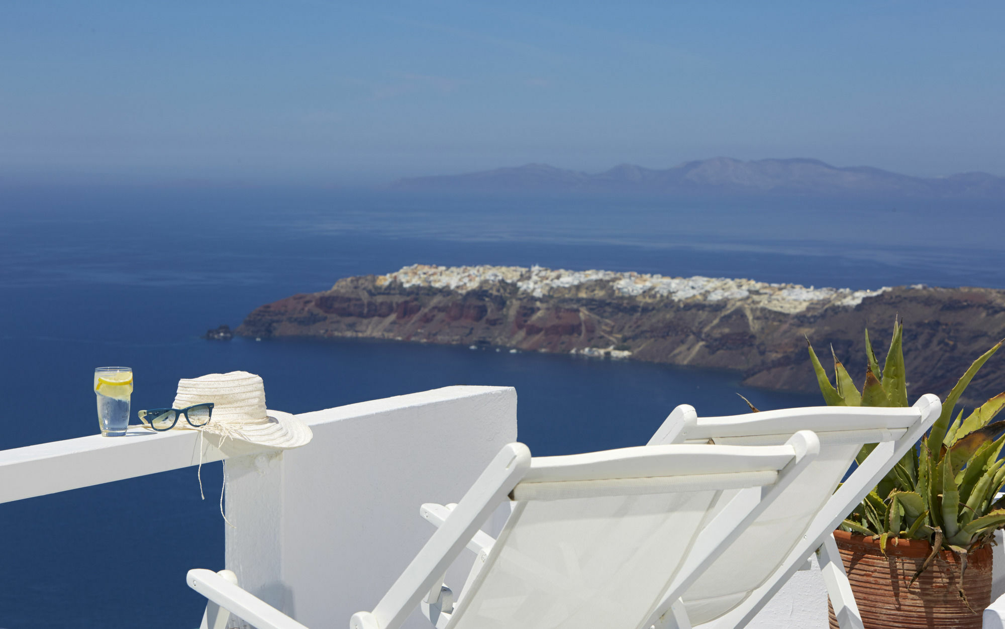 Hotel Whitedeck Santorini 3*