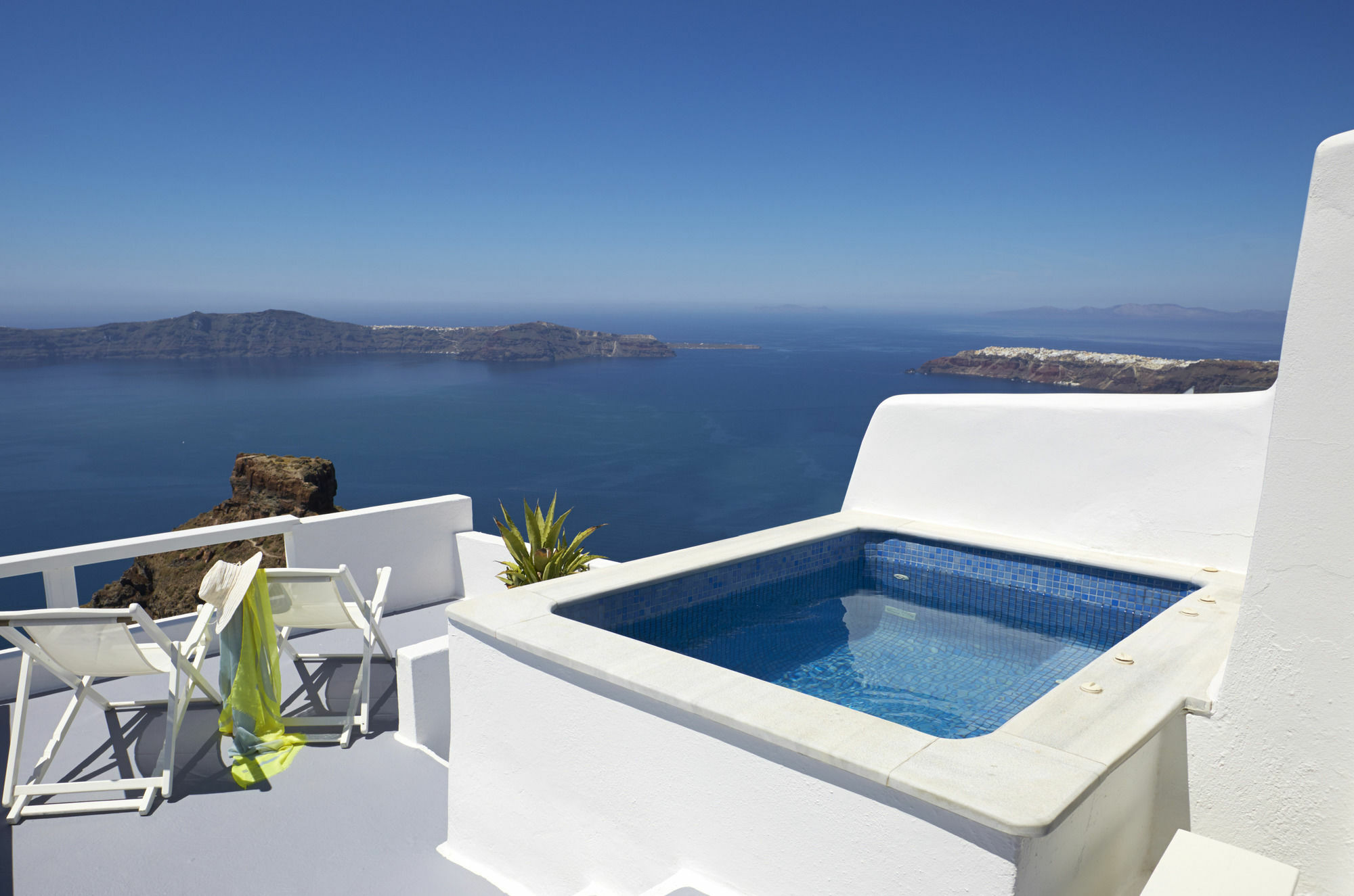 Whitedeck Santorini Hotel
