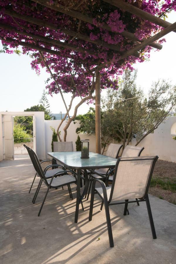 E & E Villa Kamari (Santorini)