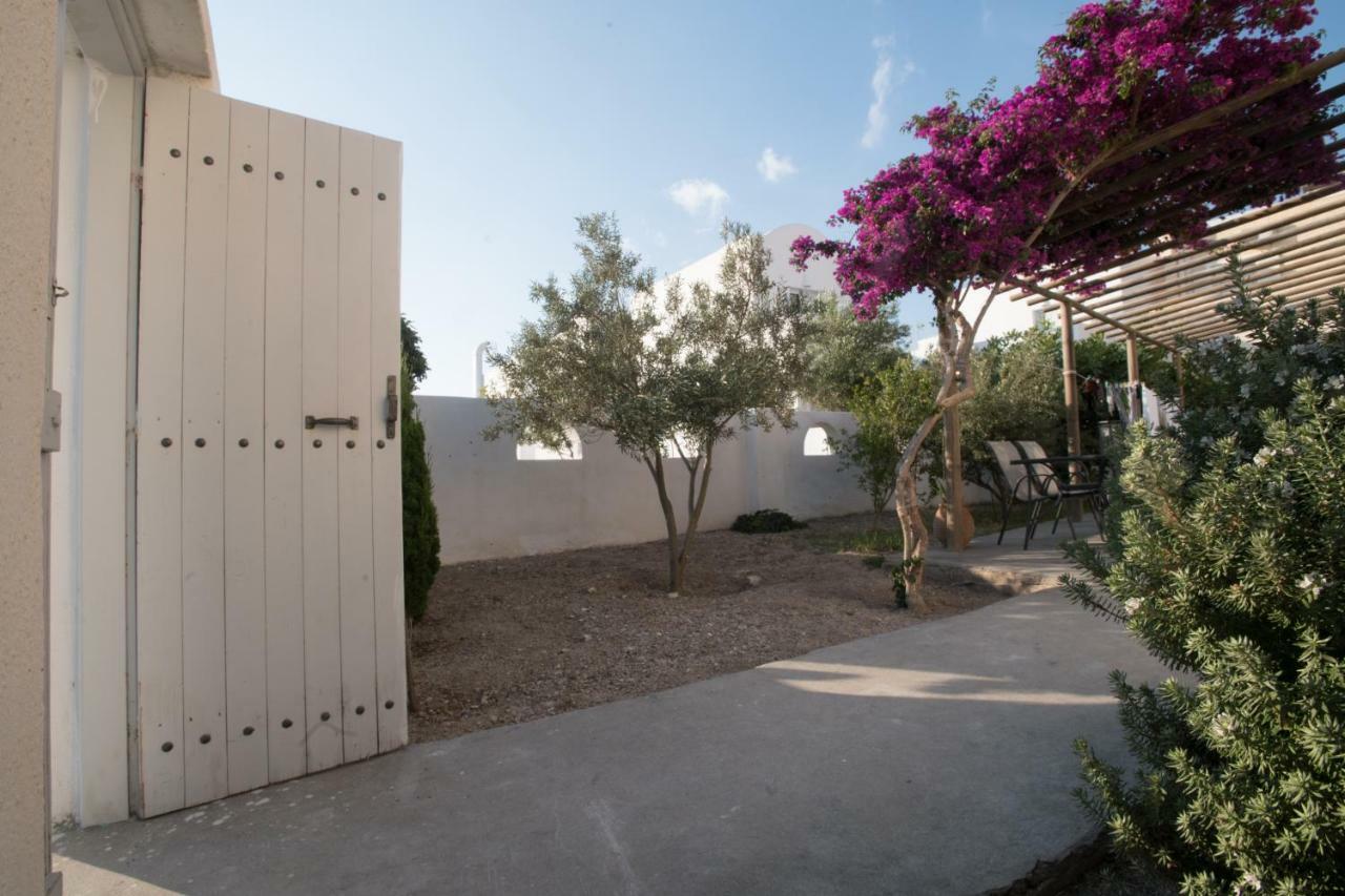 E & E Kamari (Santorini)