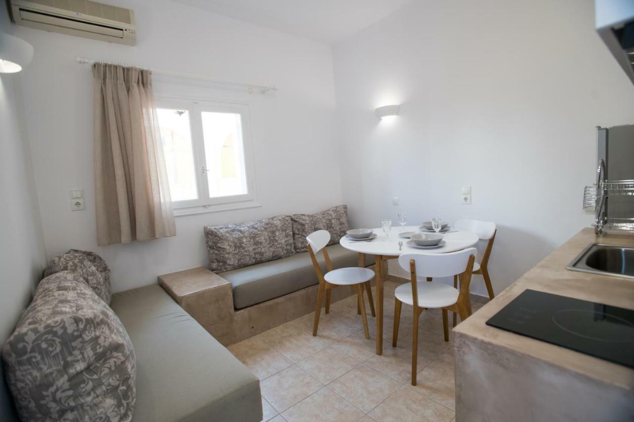 E & E Villa Kamari (Santorini)