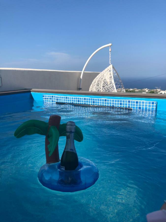 Amaryllis Santorini Apartment *