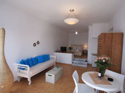 Manos Small World Hotel 3*