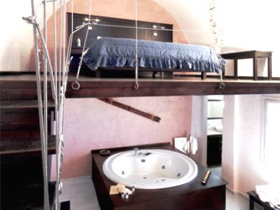 Artemis Hotel