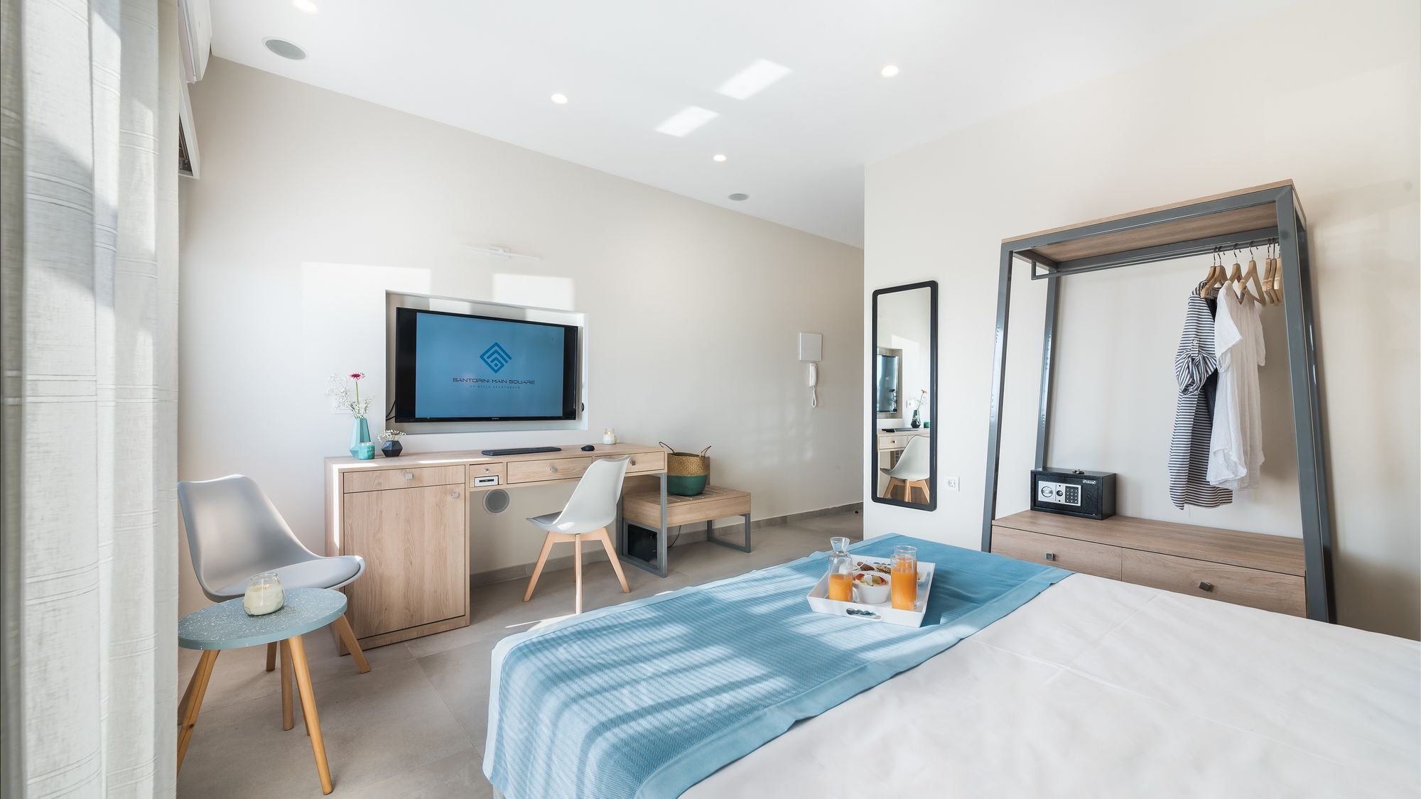 Santorini Main Square Hotel 3*