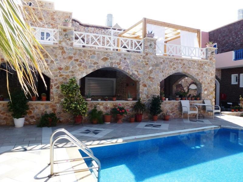 Aparthotel Atalos Kamari (Santorini)