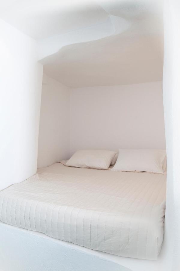 Whitedeck Santorini Hotel