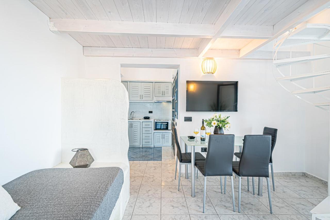 Apartment Rhenea Imerovigli (Santorini)
