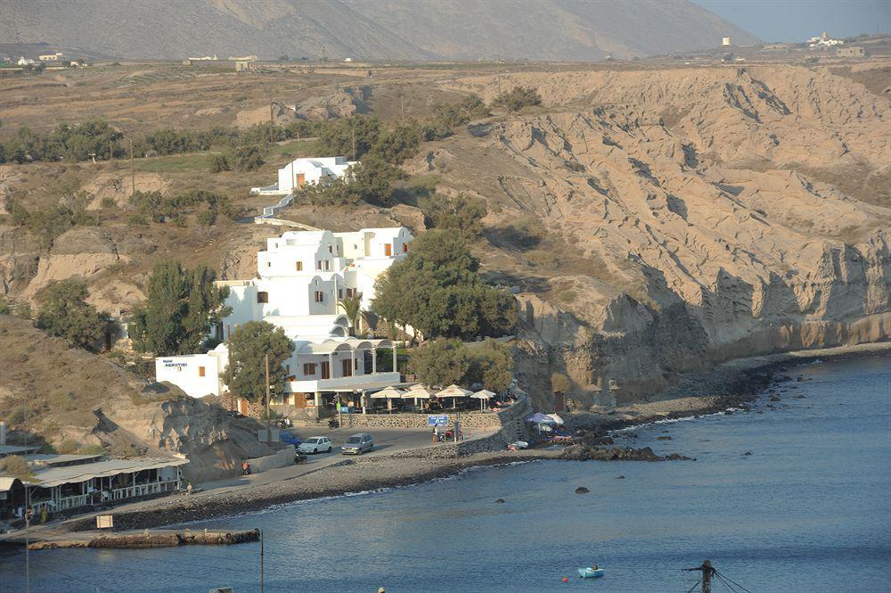 Akrotiri Hotel