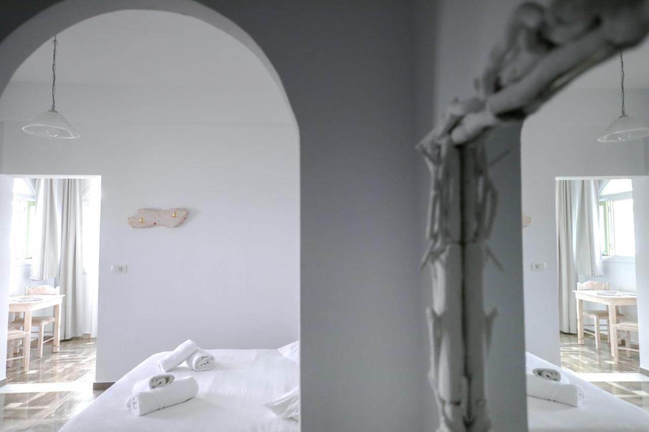 The Cliff Reflections - Adults Only Apartment Megalochori (Santorini)