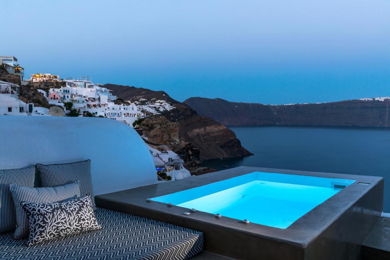 3 Caves By Caldera Villa Oia (Santorini)