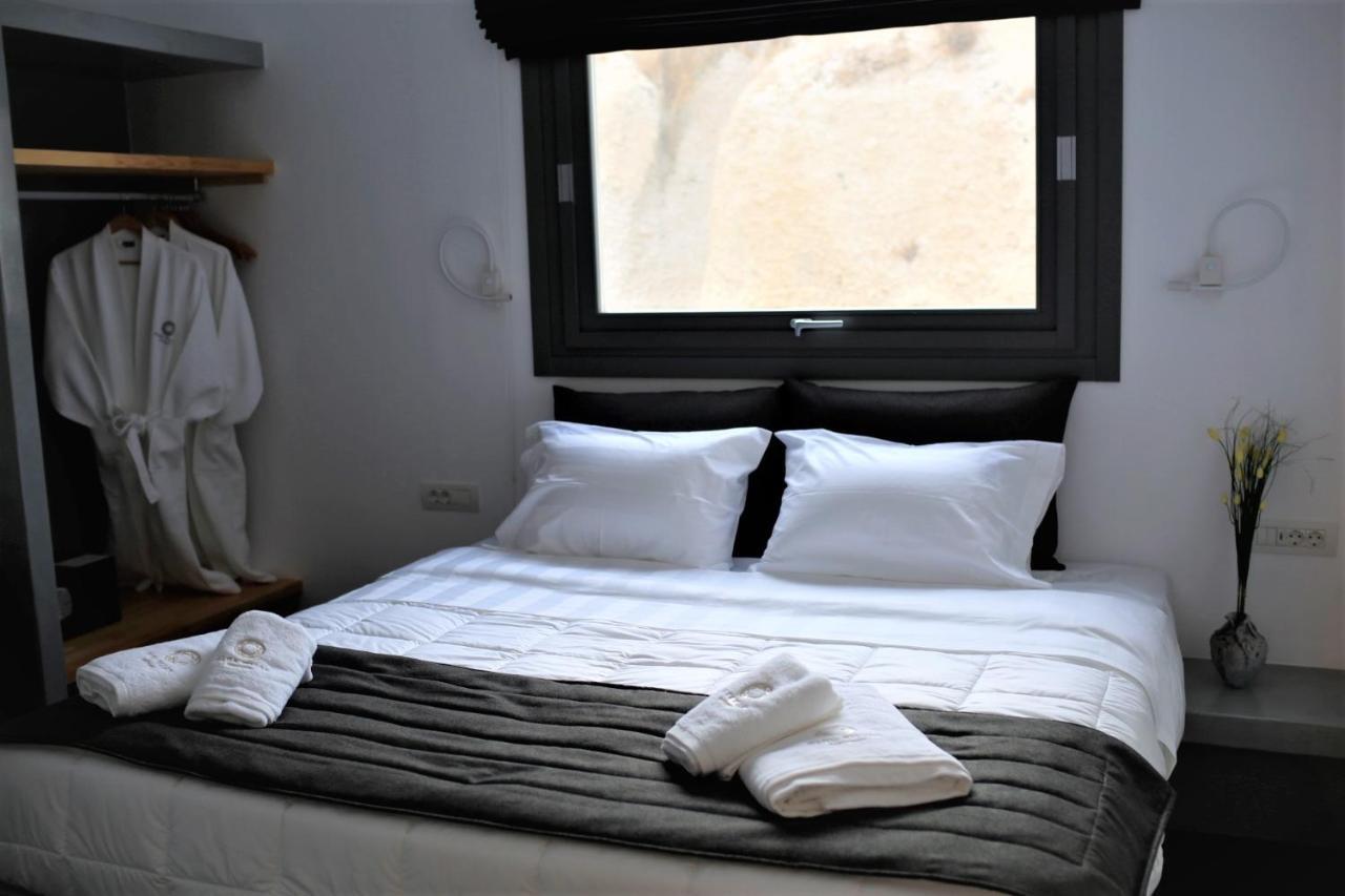 A Lux Santorini Exo Gonia