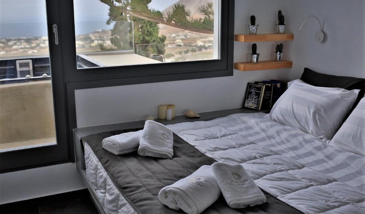 A Lux Santorini Villa *