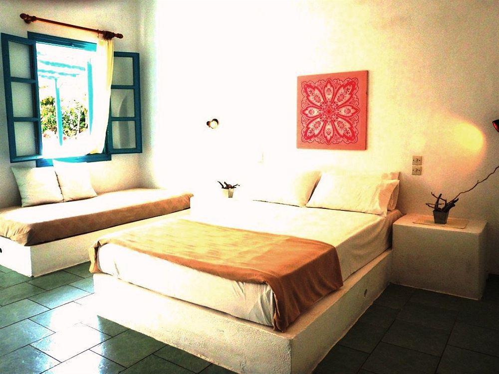 Nissia & 2* Kamari (Santorini)