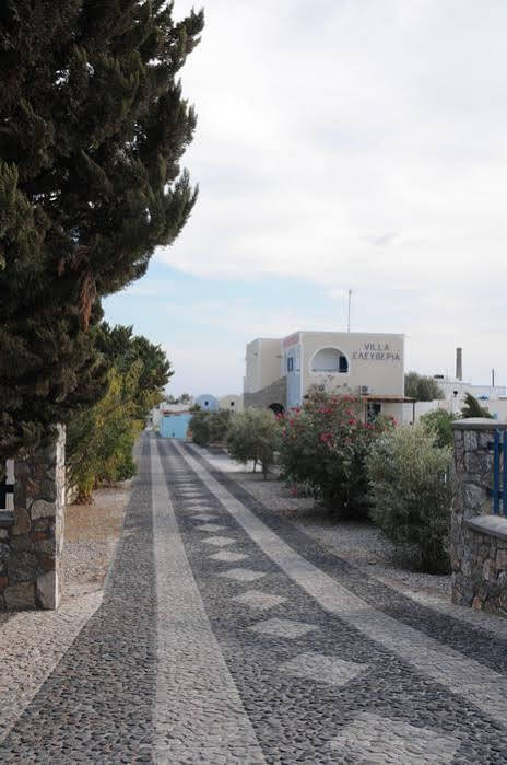 Eleftheria Aparthotel Perivolos (Santorini)