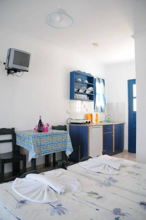 Eleftheria Perivolos (Santorini)