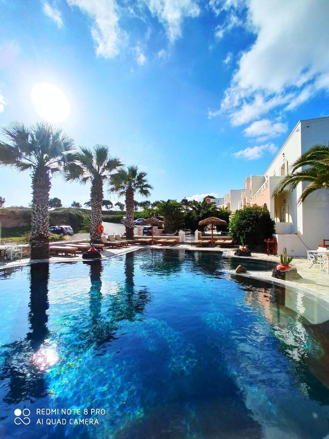 Manos Hotel Karterados (Santorini)