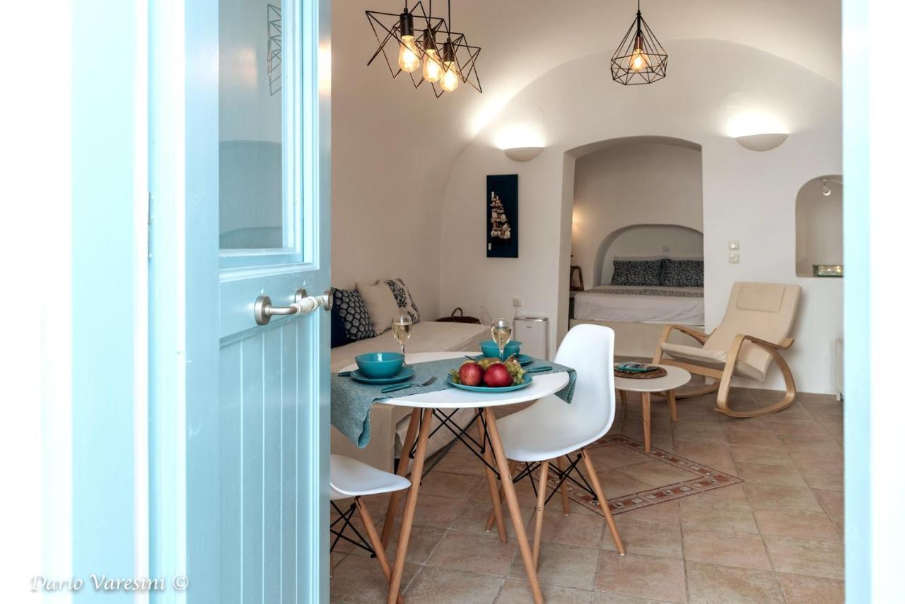 Santorinian Lava House * Pyrgos Kallistis