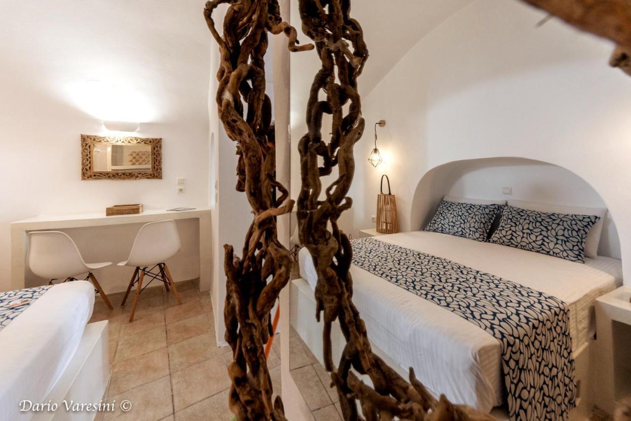 Holiday home Santorinian Lava House