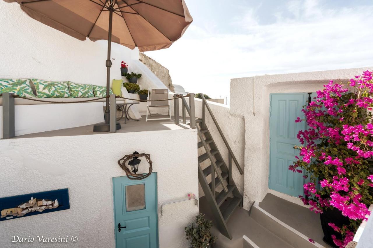 Santorinian Lava House Holiday home Pyrgos Kallistis