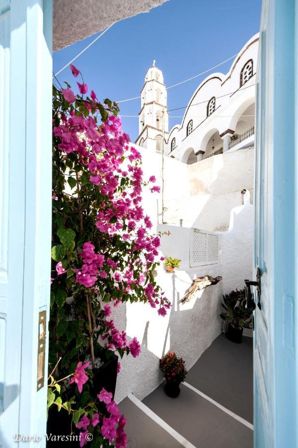 Santorinian Lava House Holiday home Pyrgos Kallistis